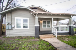 Hackberry St #B Renovated 2BR Near Downtown SA